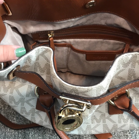 Michael Kors Large Hobo Bag - Picture 2 of 4